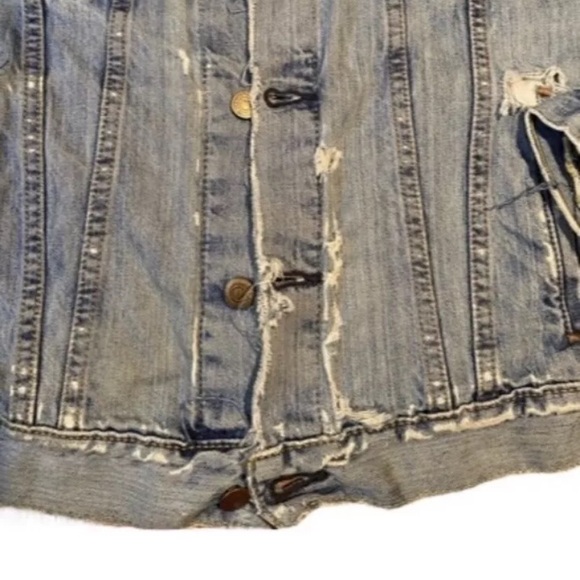 LEVIS Vintage Distressed Premium Denim Trucker Jacket - Picture 7 of 10